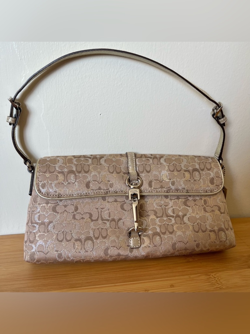 Coach vintage 2005 gold optic lurex signature 3595 Hamptons clip shoulder bag - Picture 6 of 15